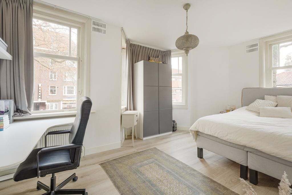 Foto 18 van Van Tuyll van Serooskerkenweg 1-1