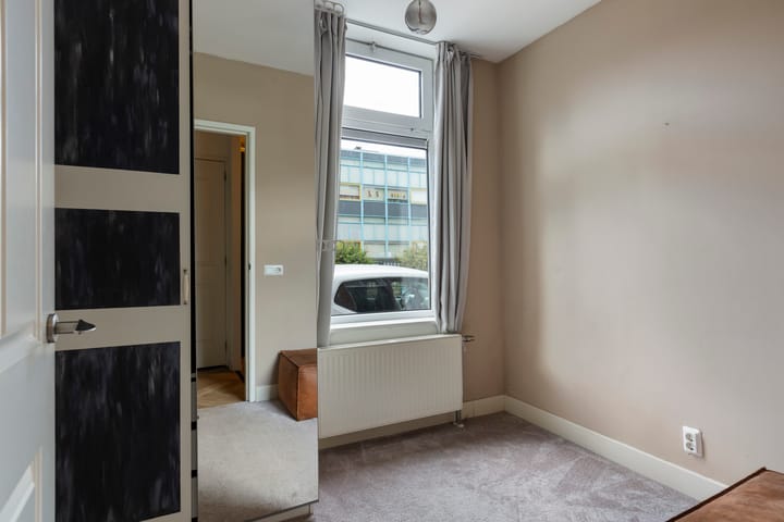 Foto 15 van IJsselmondestraat 31-A