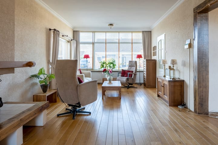 Photo 5 of Cort van der Lindenstraat 3