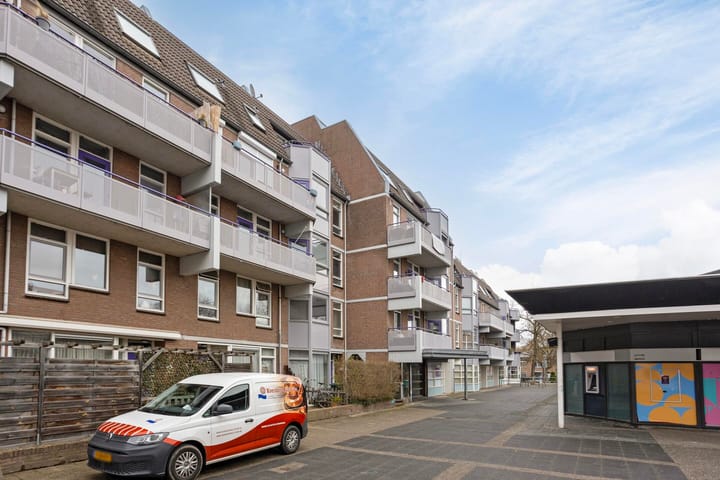 Foto 21 van Roserije 81-C