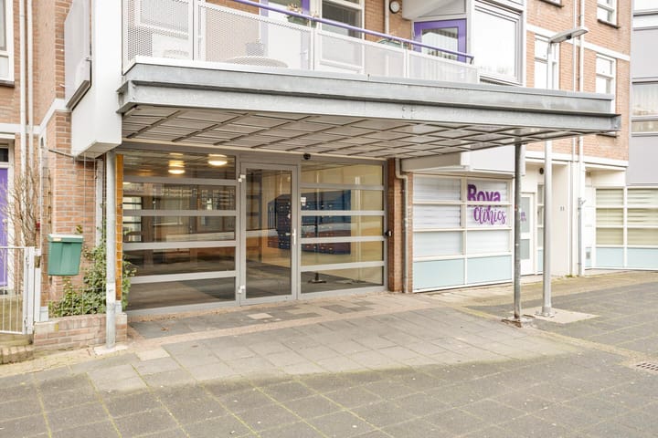 Foto 26 van Roserije 81-C