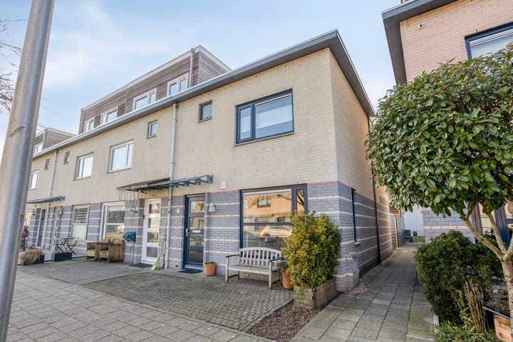 Photo 2 of Smetanastraat 9