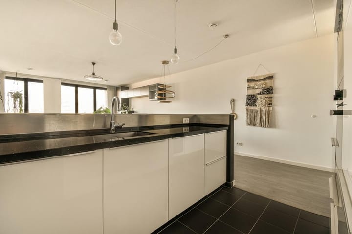 Photo 9 of Erich Salomonstraat 144