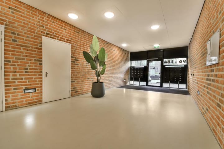 Photo 21 of Erich Salomonstraat 144