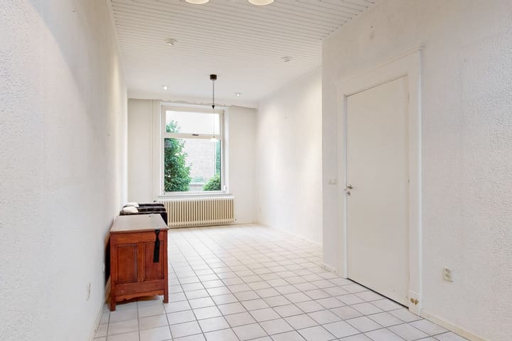 Photo 4 of Raadhuisplein 2