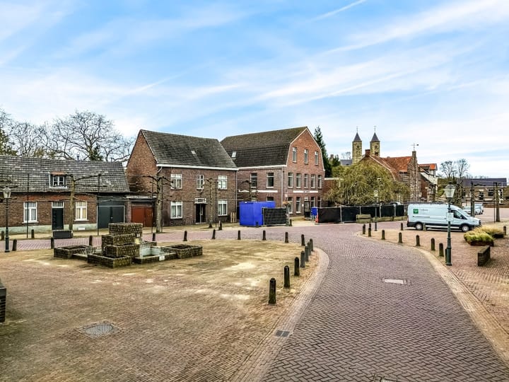 Photo 41 of Raadhuisplein 2