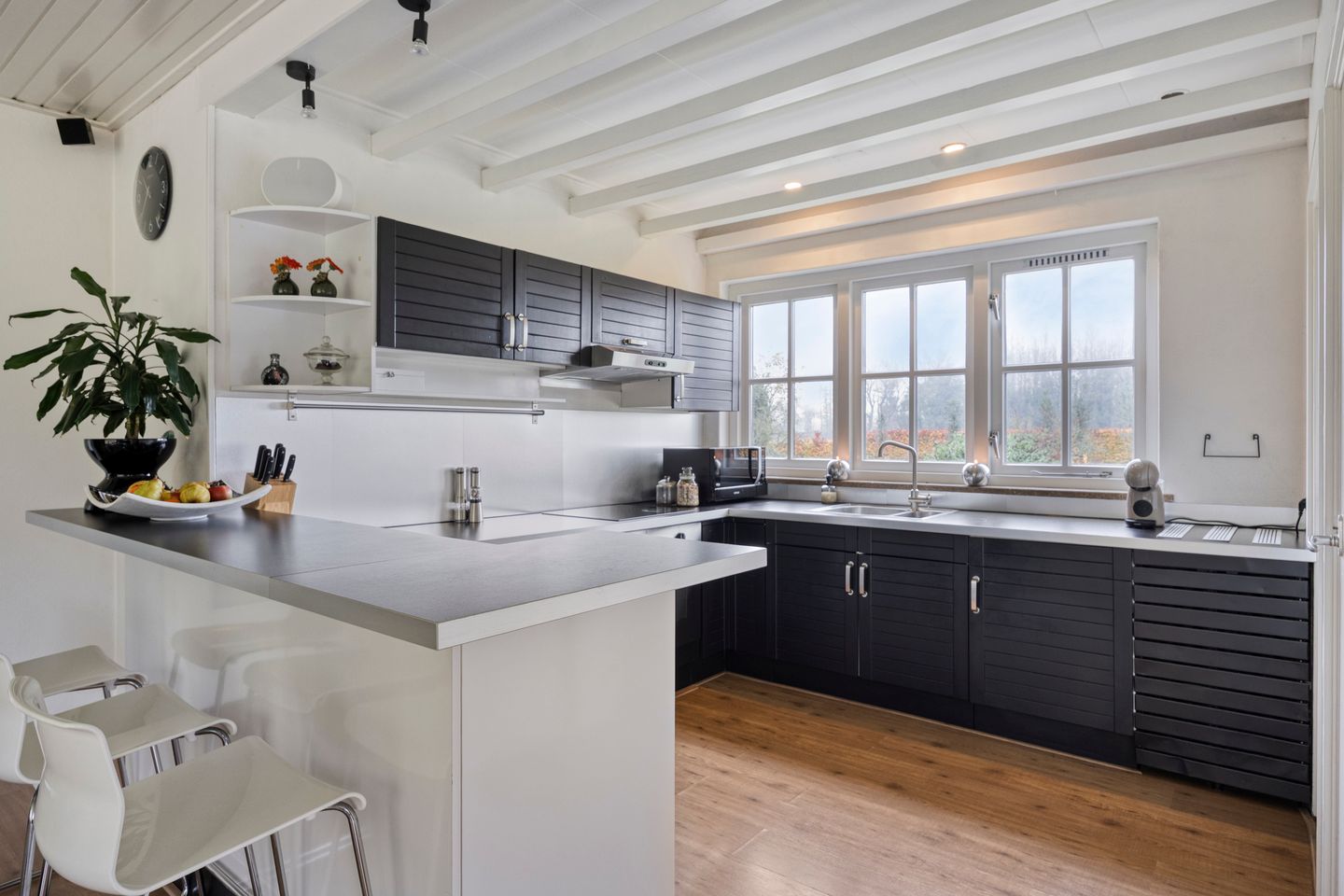 Photo 19 of Kneuterstraat 30