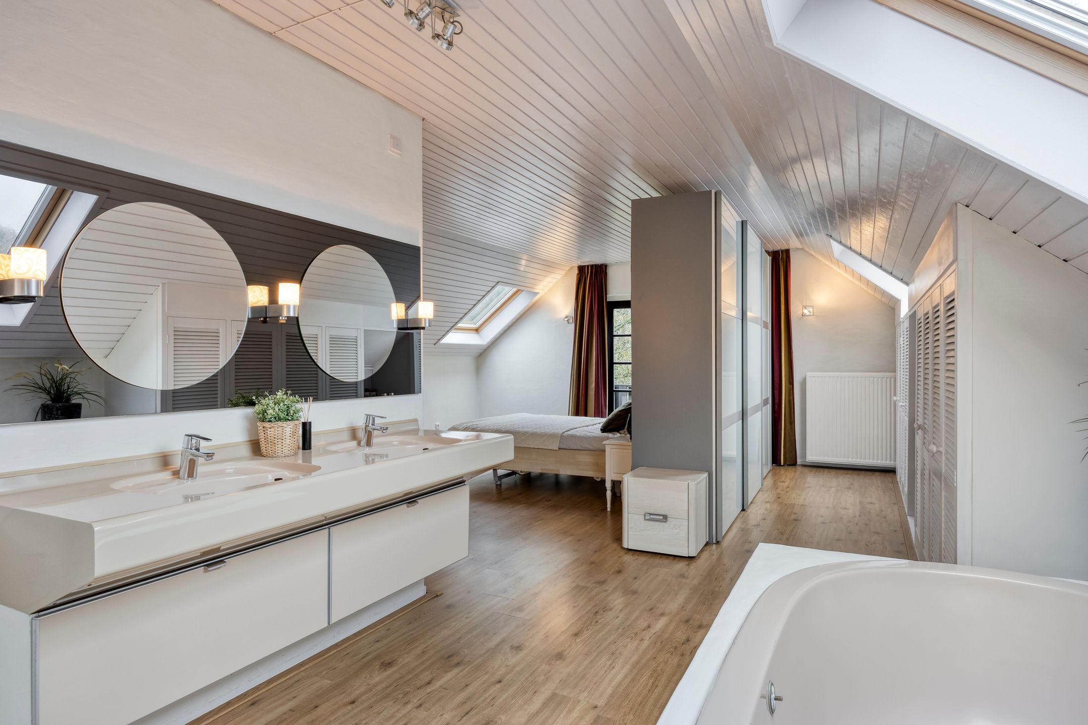 Photo 45 of Kneuterstraat 30