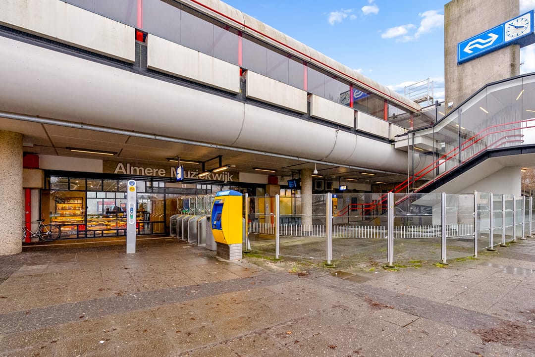 Foto 31 van Louis Armstrongweg 54-D