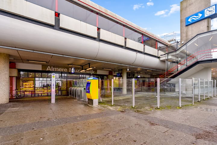 Foto 33 van Louis Armstrongweg 54-D