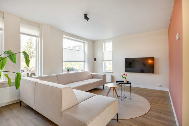 Foto 2 van Weegbree 18