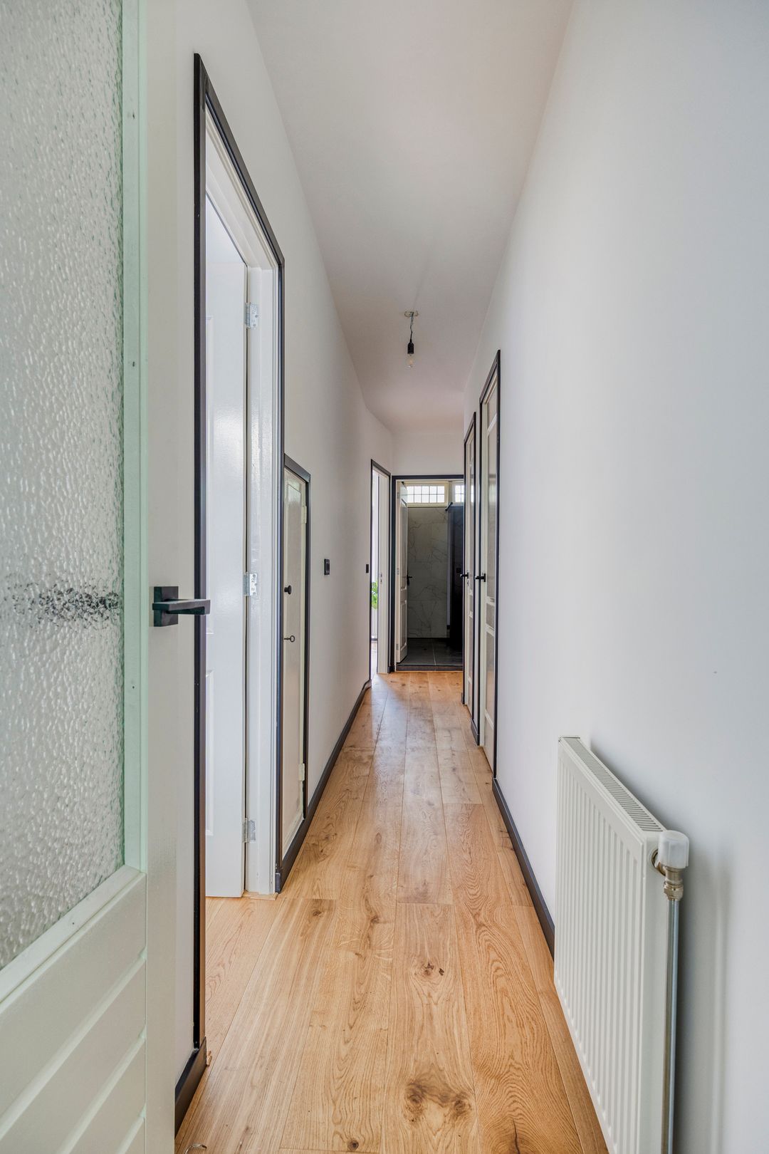 Photo 8 of Besemerstraat 6-A