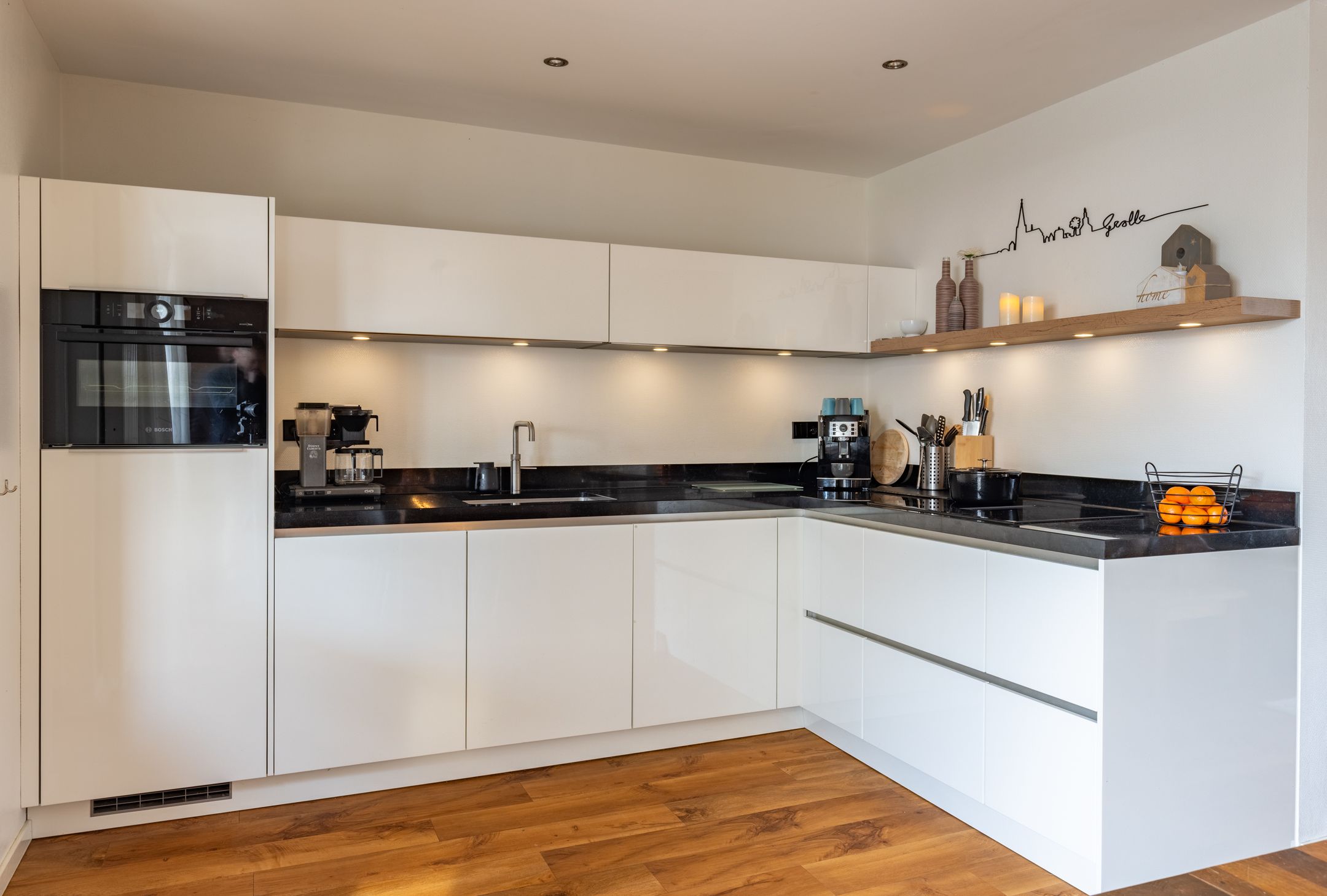 Photo 9 of Schaepmanstraat 32