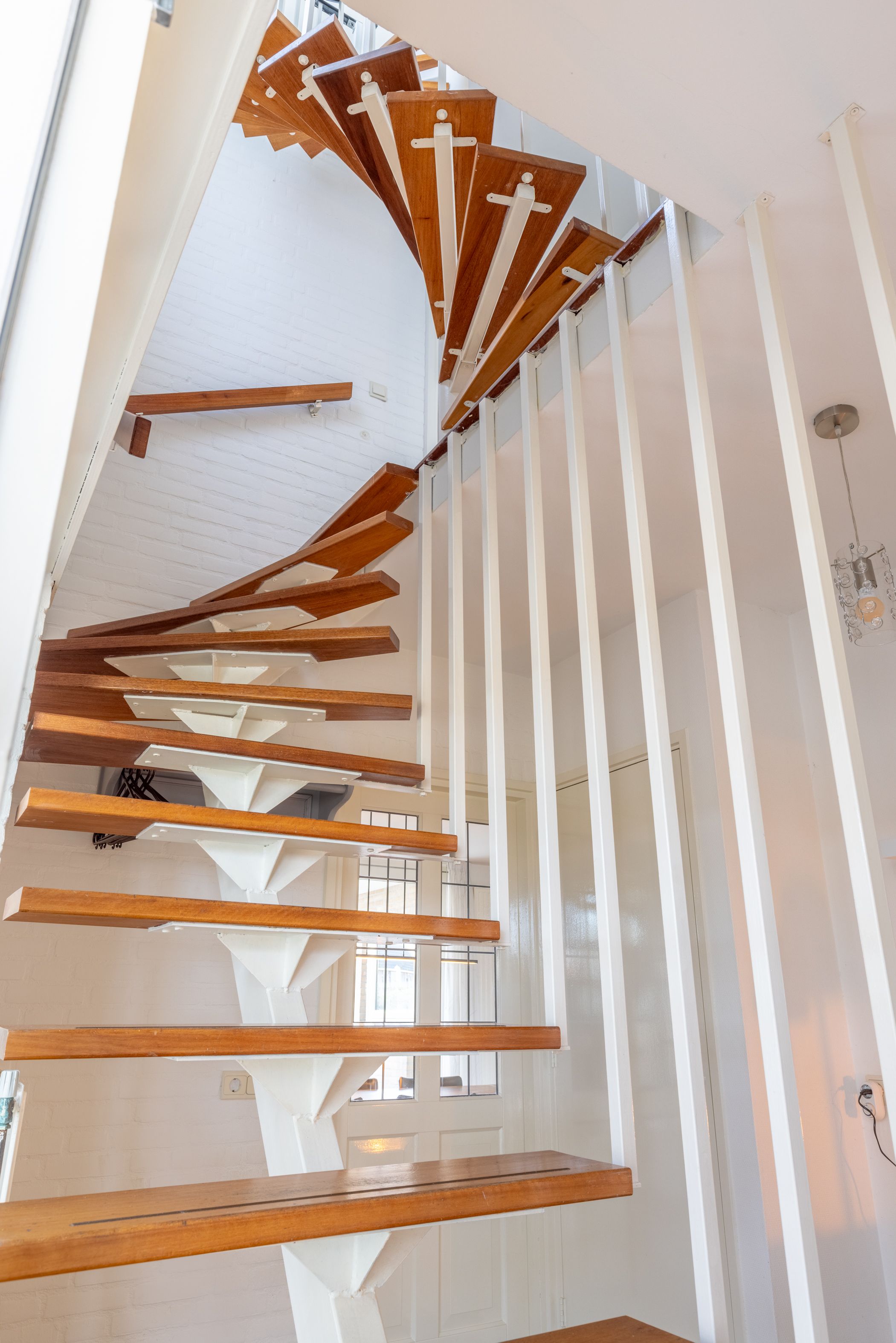 Photo 15 of Schaepmanstraat 32