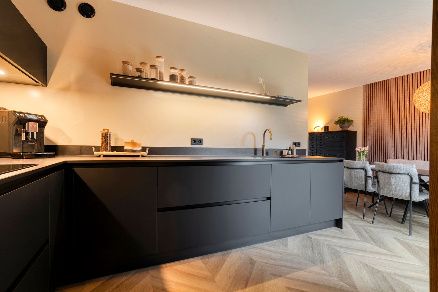 Foto 19 van Moesdistel 11