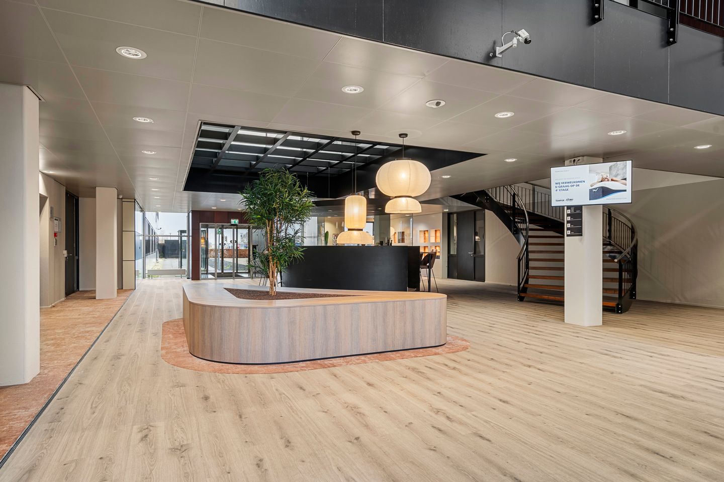 View photo 4 of Traverse 2