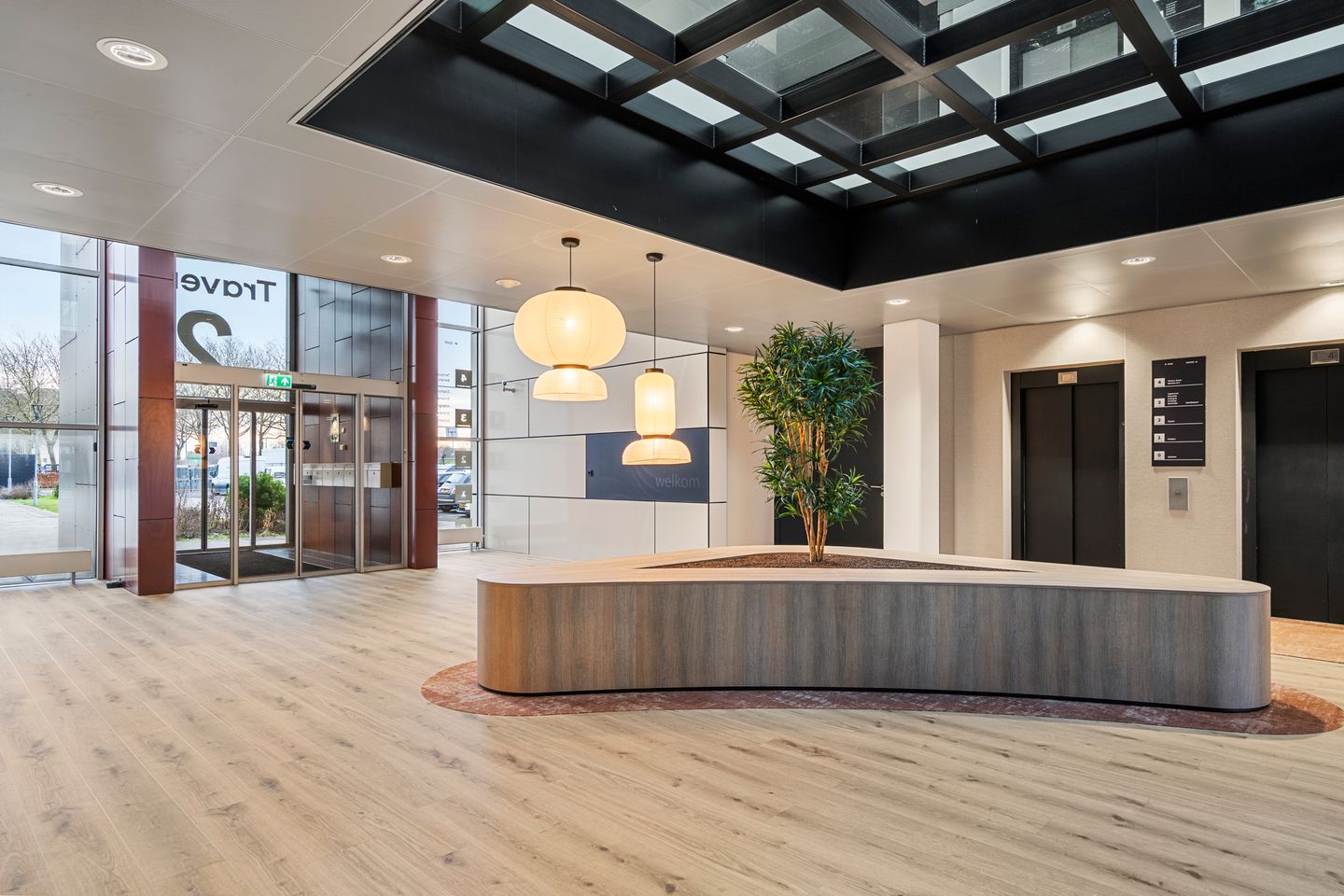 View photo 5 of Traverse 2