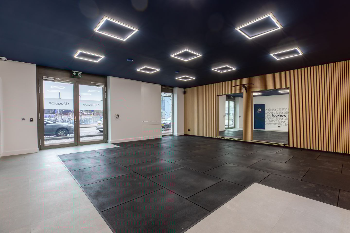 Bekijk foto 4 van Stationsplein 12