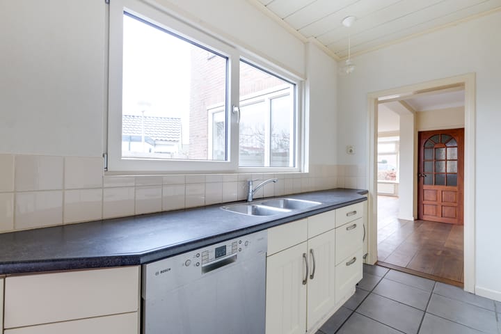 Foto 30 van Van Roozendaalstraat 41