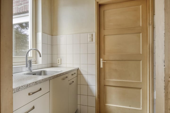 Photo 2 of Maarten Trompstraat 20