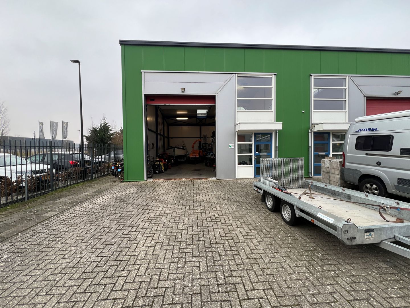 View photo 2 of Rak 95