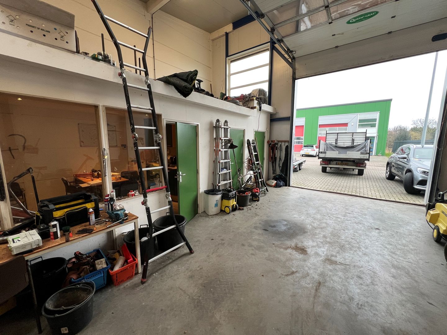 View photo 4 of Rak 95