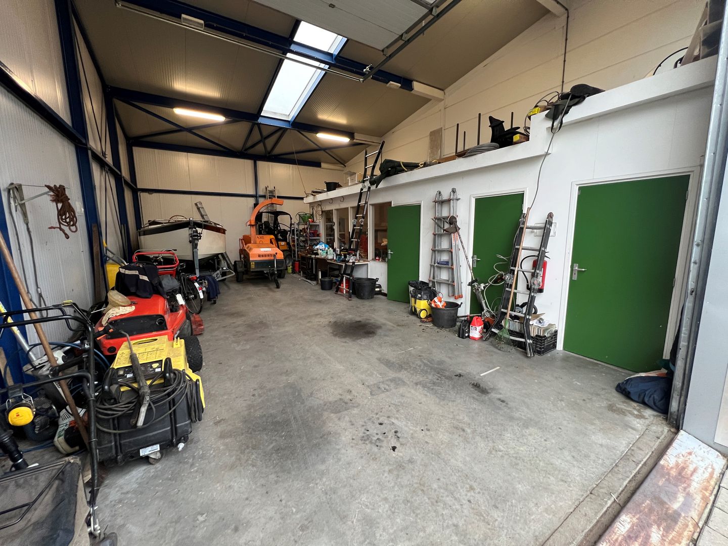 View photo 3 of Rak 95