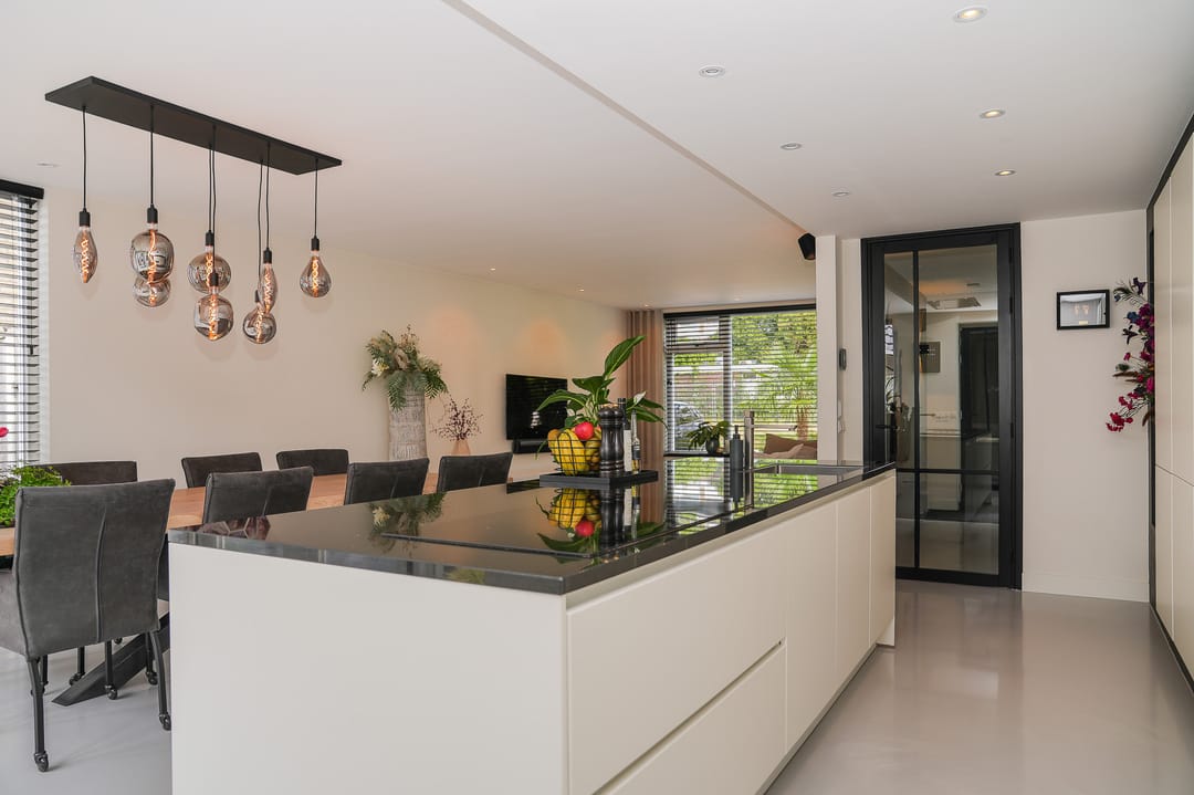 Foto 8 van Dahliastraat 10