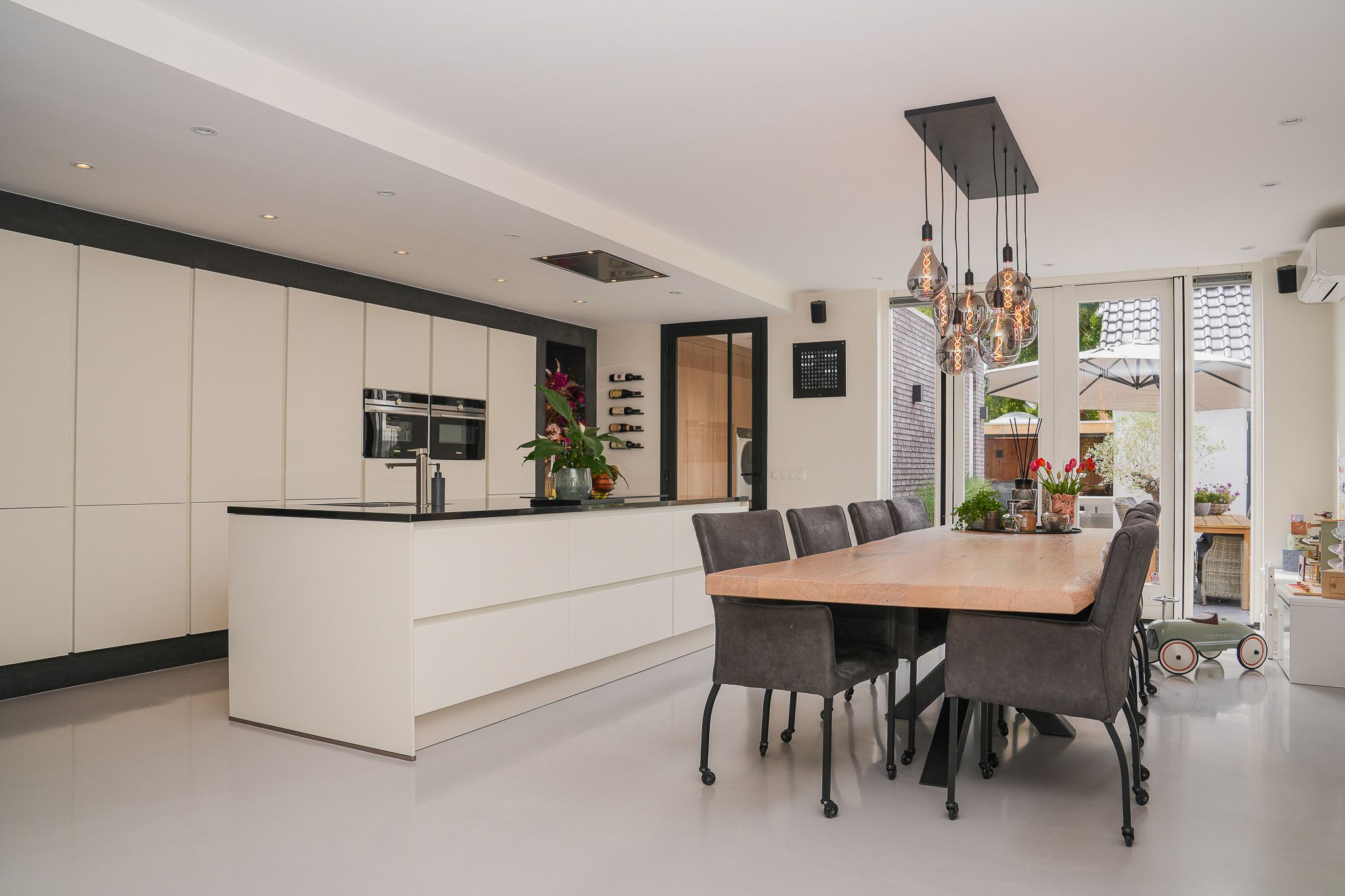 Foto 9 van Dahliastraat 10