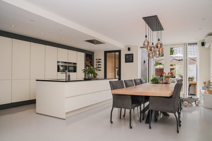 Foto 9 van Dahliastraat 10