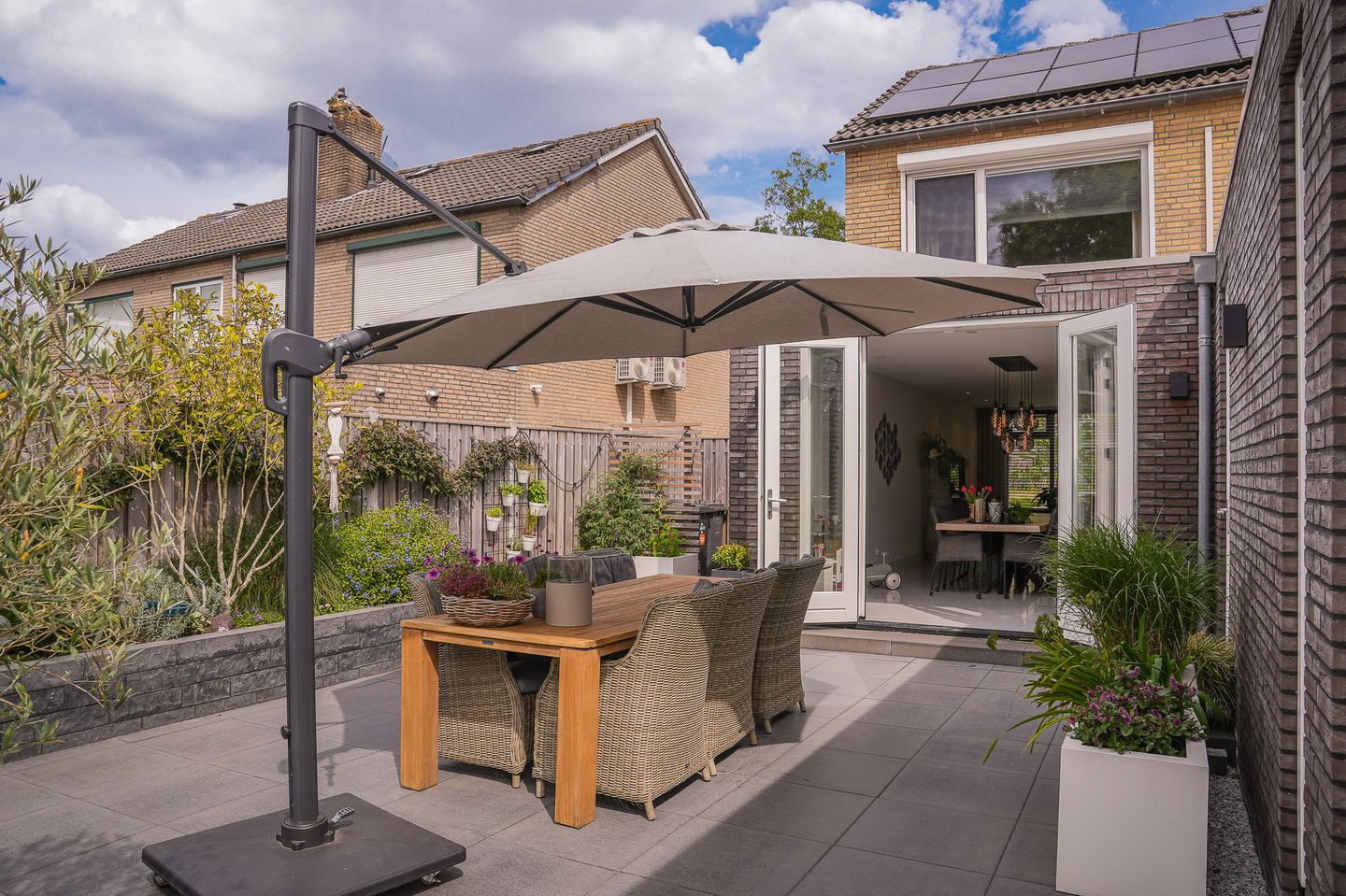 Foto 40 van Dahliastraat 10