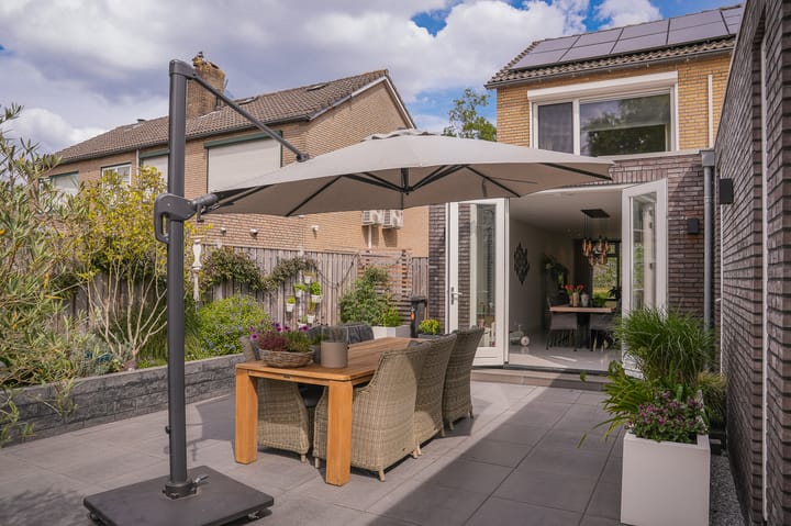 Foto 40 van Dahliastraat 10