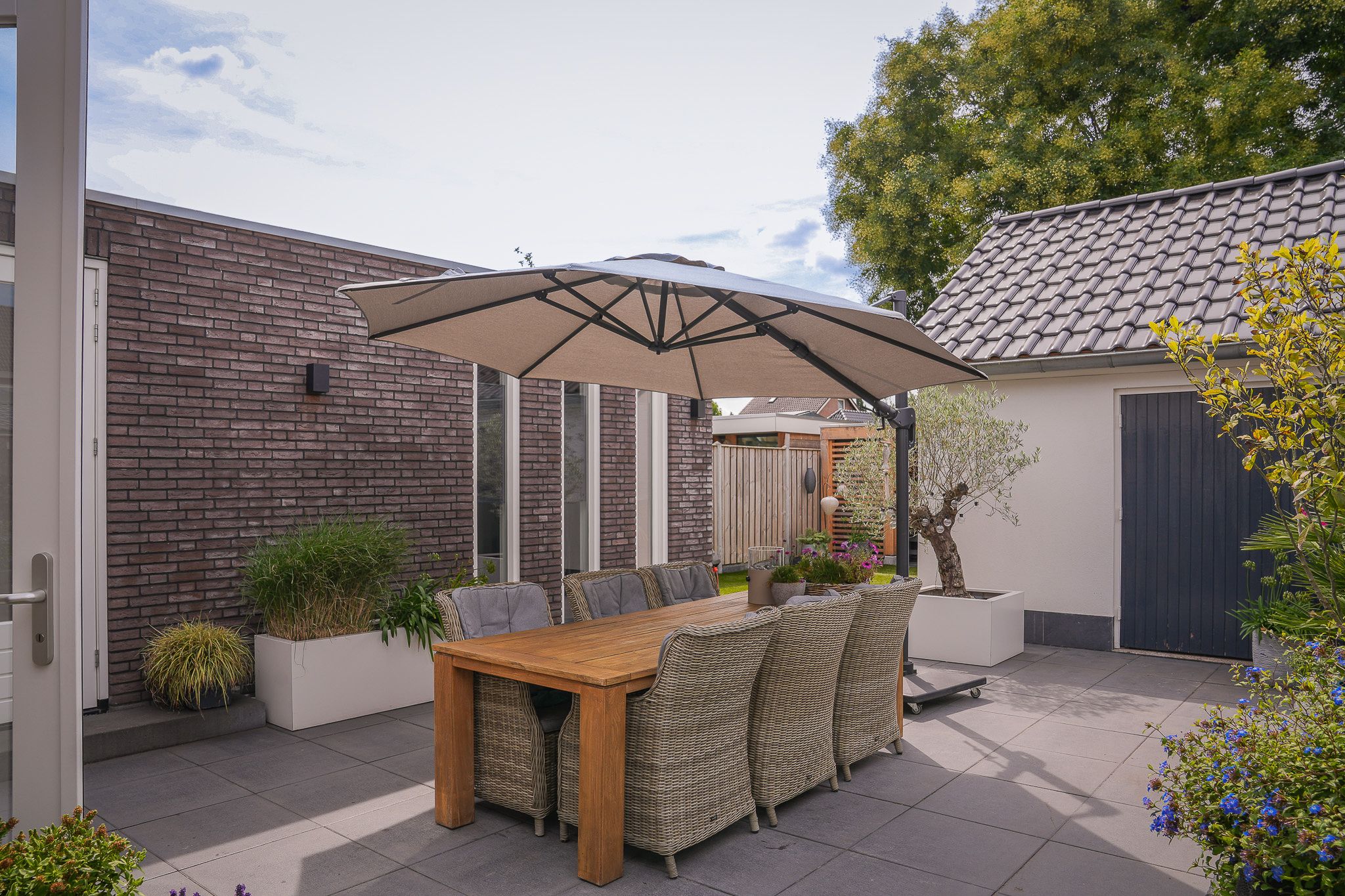 Foto 42 van Dahliastraat 10