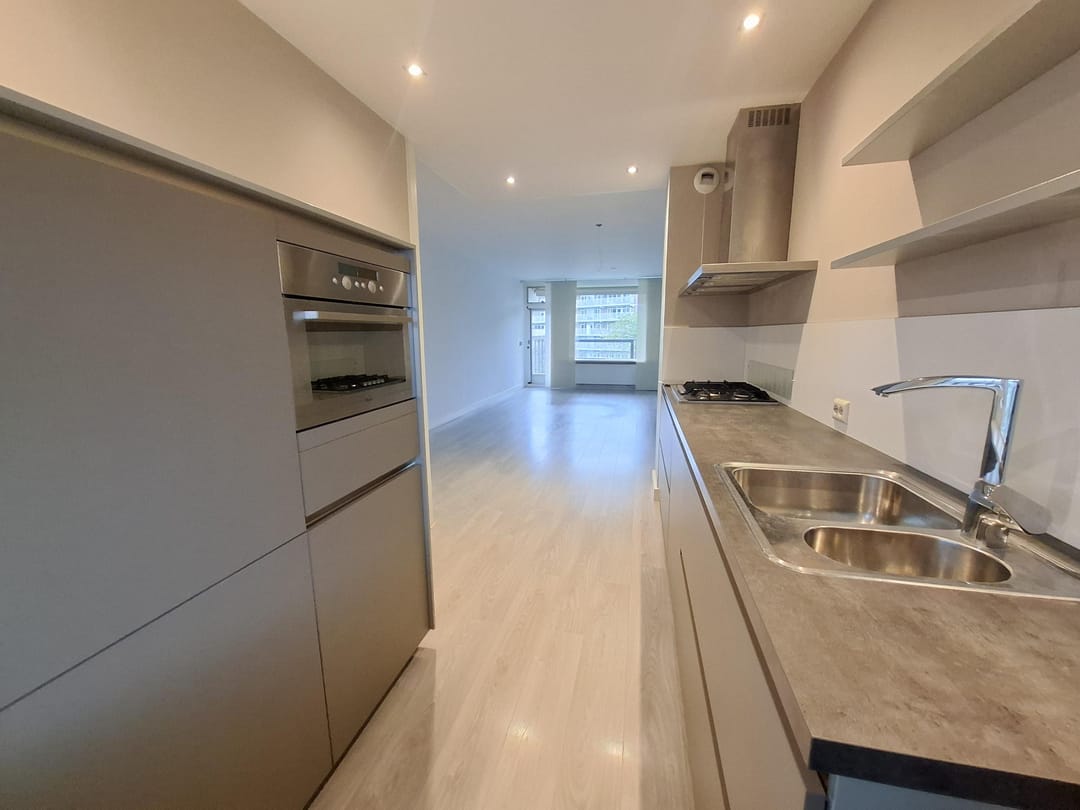 Photo 7 of Niels Bohrplaats 554