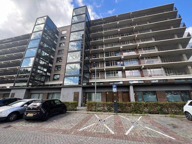 Photo 13 of Niels Bohrplaats 554