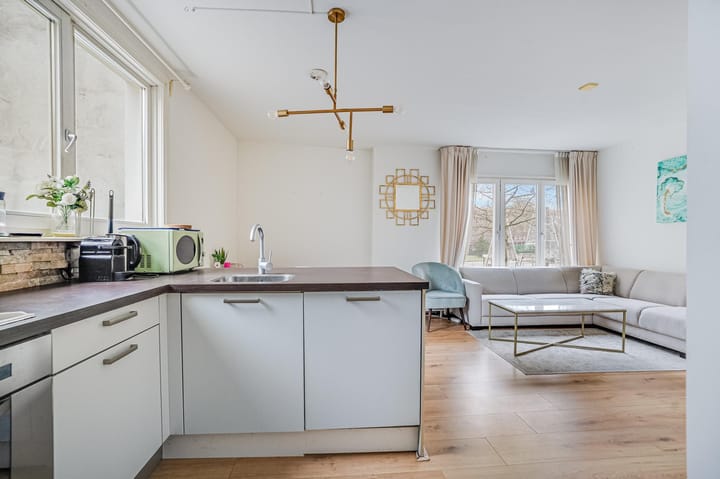 Photo 4 of Makassarstraat 54-D