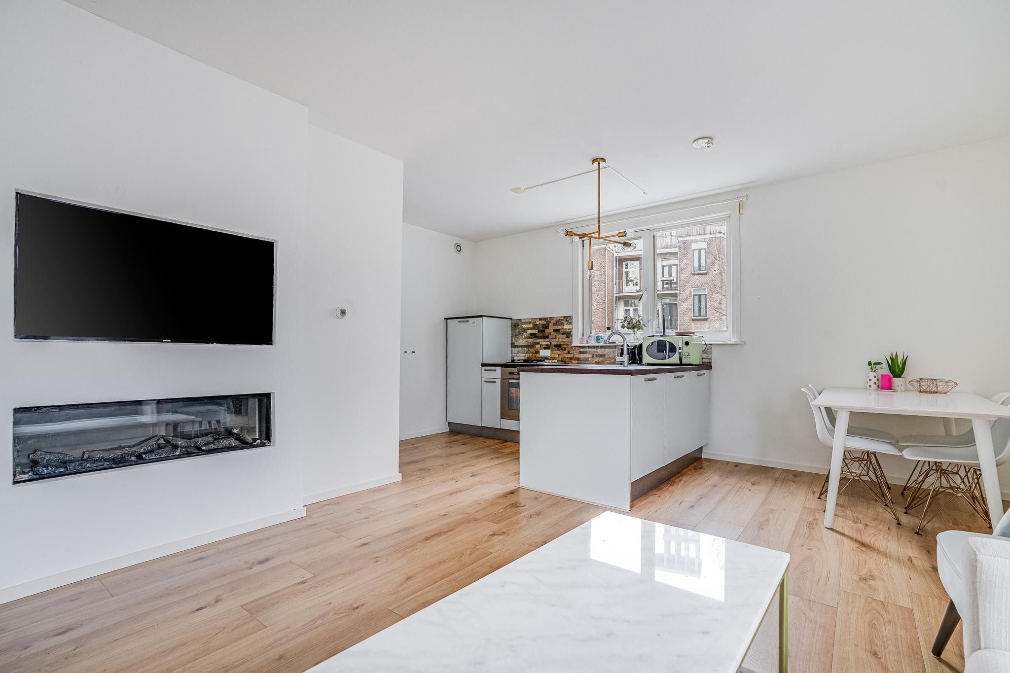 Photo 6 of Makassarstraat 54-D