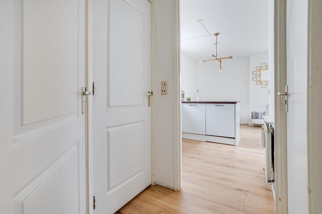 Photo 11 of Makassarstraat 54-D