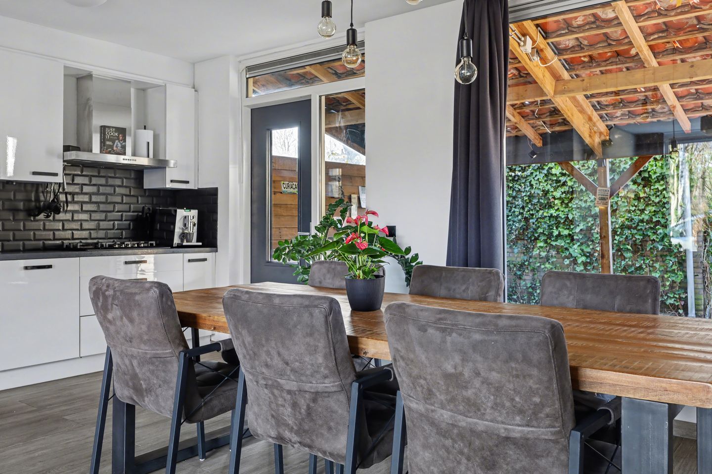 Foto 10 van Delphinus 48