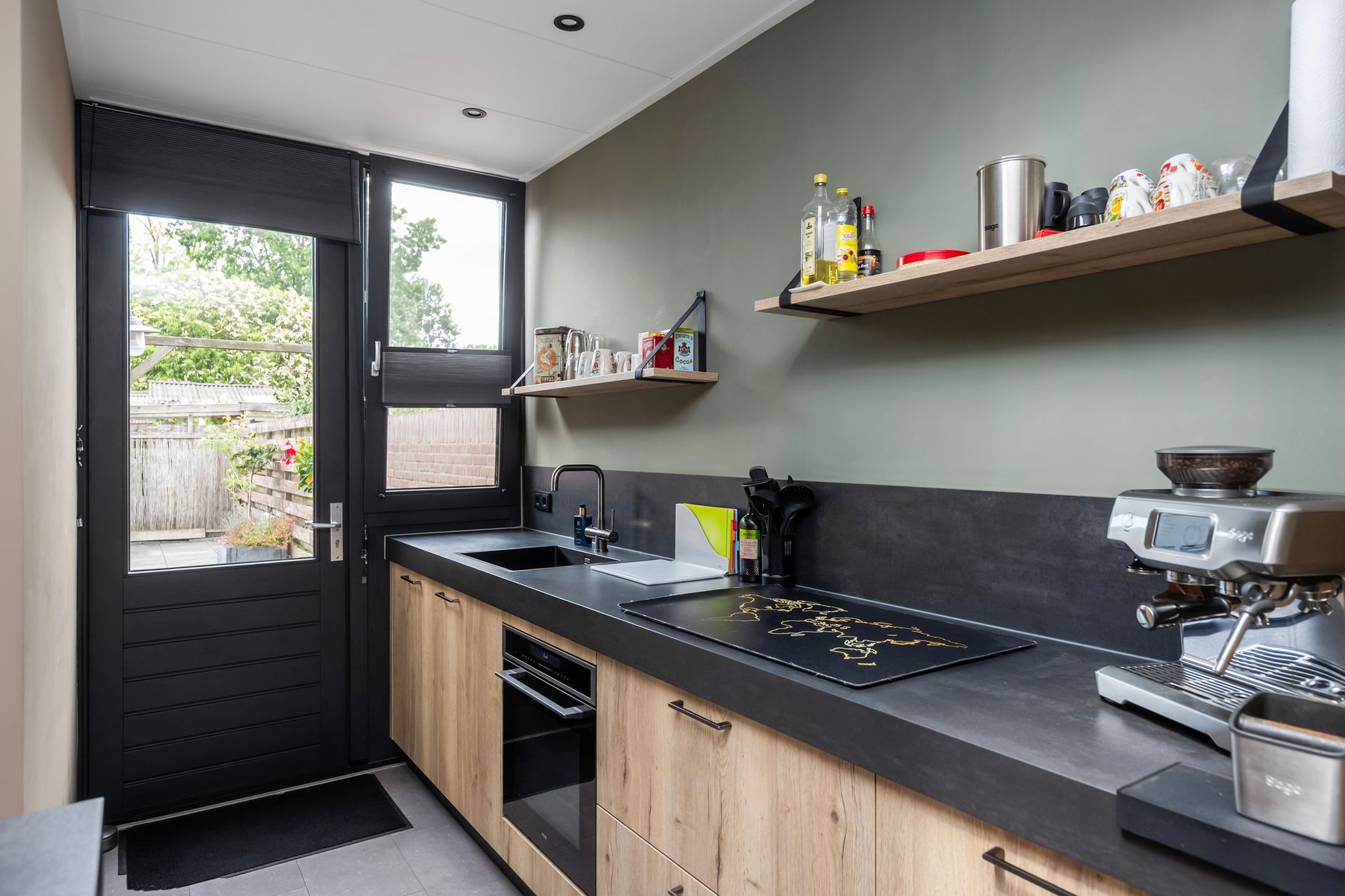 Foto 12 van M A de Ruyterstraat 27