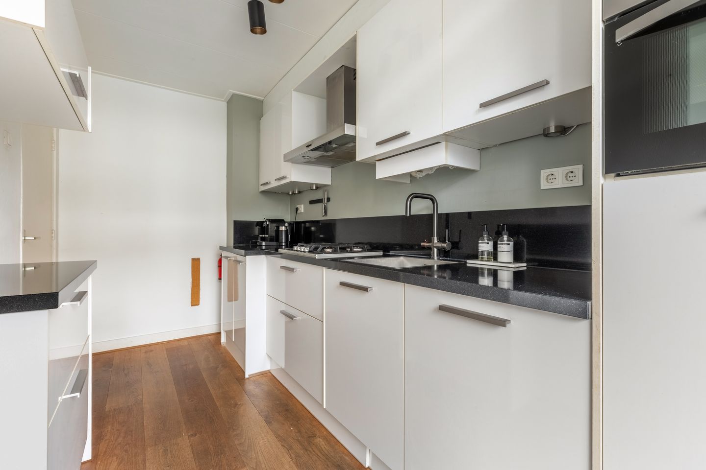 Photo 14 of Hudsonstraat 107-2