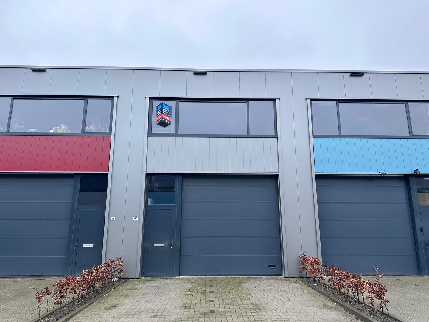 View photo 2 of Newtonstraat 60