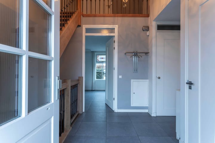 Photo 4 of Veluwstraat 11-B