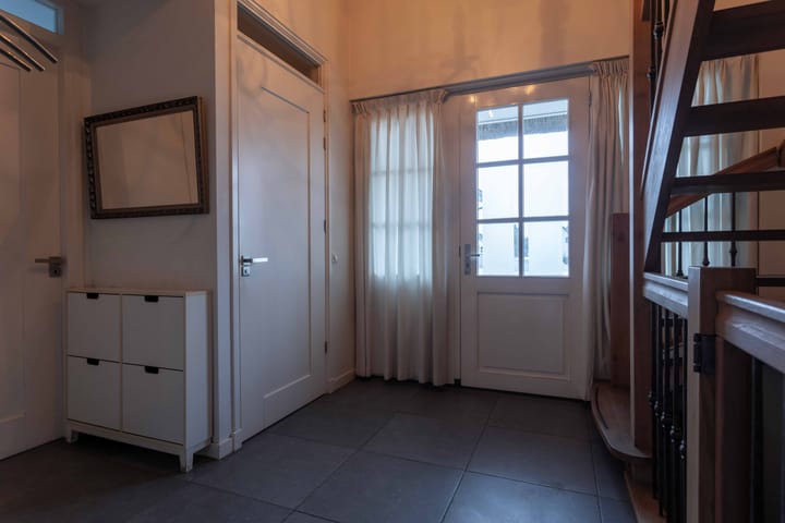 Photo 5 of Veluwstraat 11-B