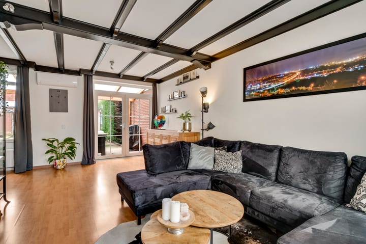 Photo 2 of Begoniastraat 33