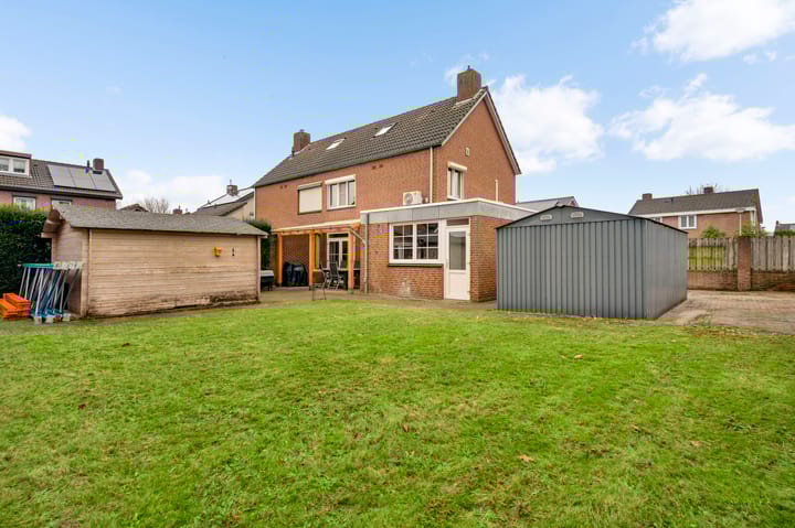 Photo 4 of Begoniastraat 33