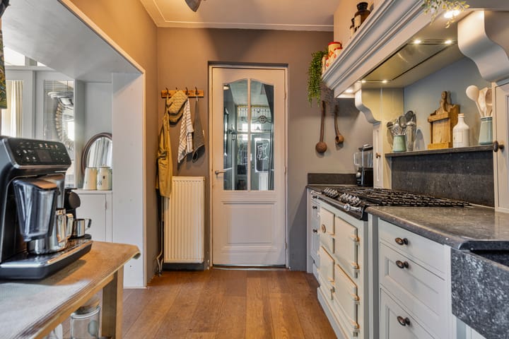 Foto 10 van Alma Tademastraat 18