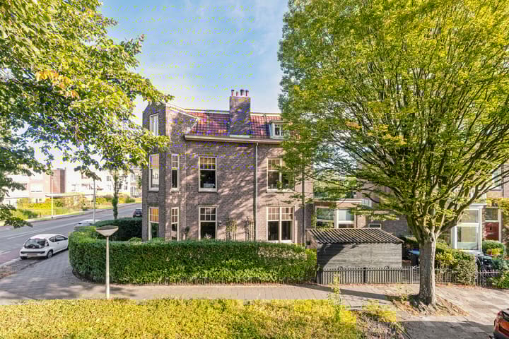 Foto 40 van Alma Tademastraat 18