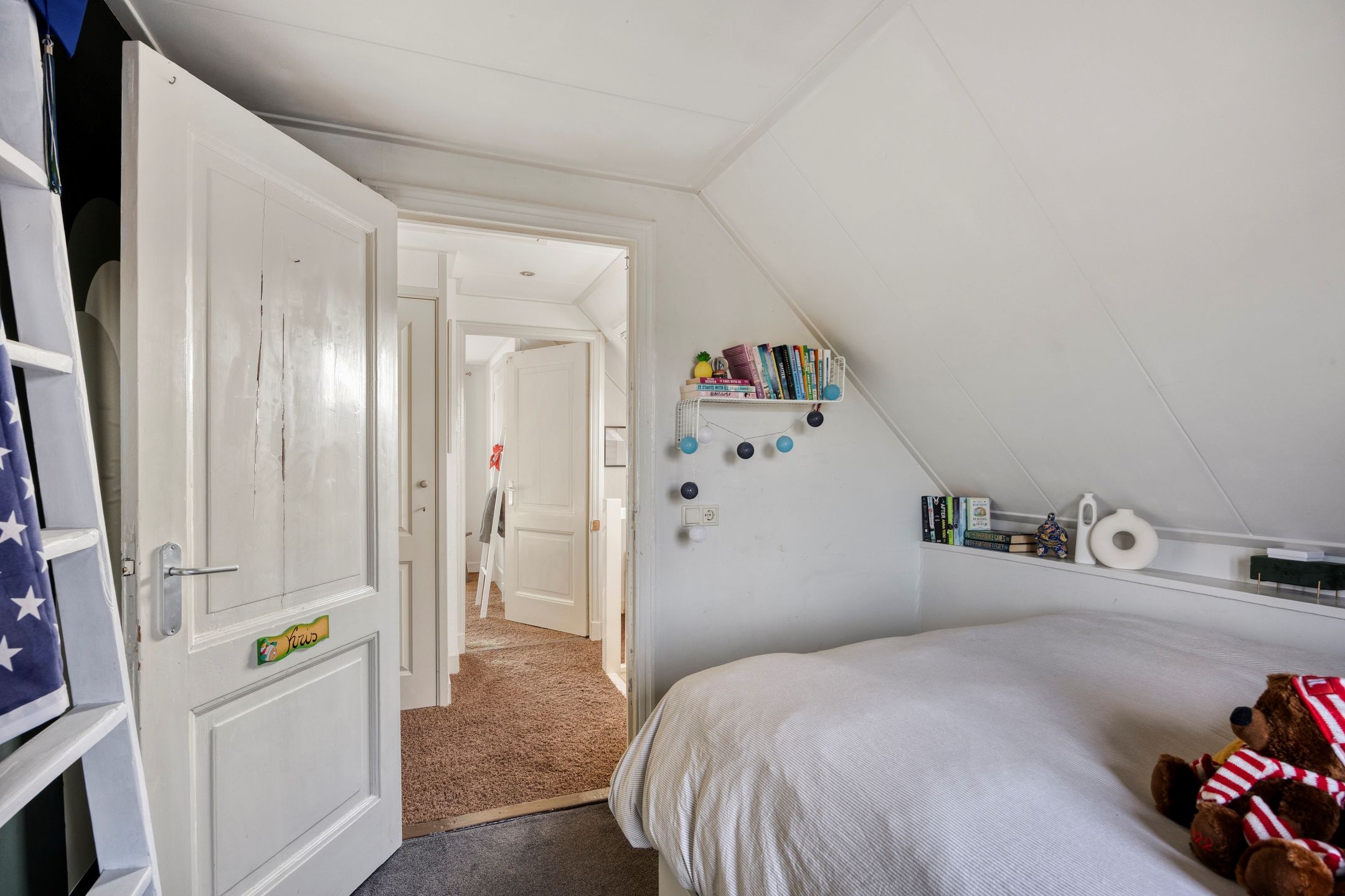 Photo 27 of Oosteinde 21