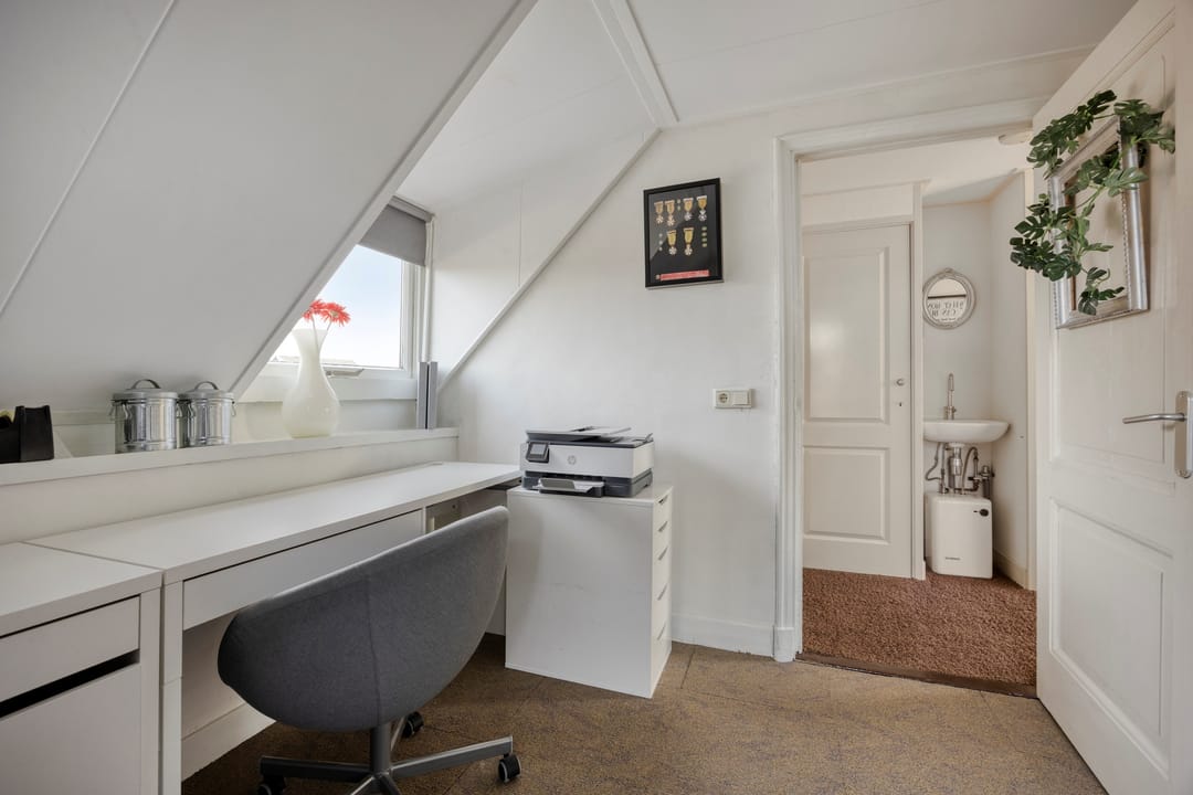 Photo 28 of Oosteinde 21